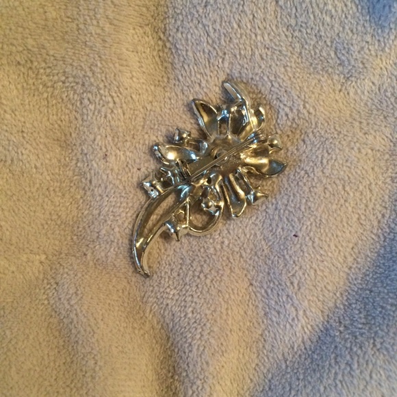 2 Gorgeous Flower Brooches - Picture 4 of 6